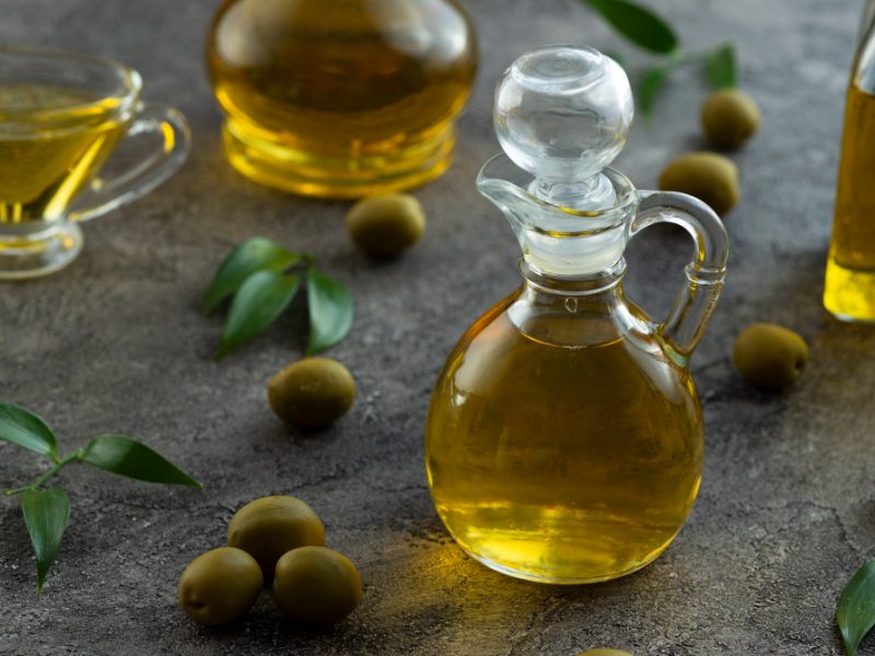 Il Re Liquidoro: Olio Extravergine di Oliva Pugliese e il suo Valore sul Mercato