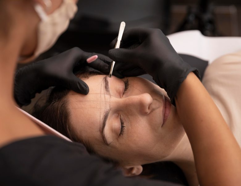 Microblading: La Rivoluzione delle Sopracciglia Perfette